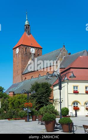 St. Marienkirche und Rathaus, Darlowo, Ruegenwalde, Powiat Slawienski, Schlawe, Ostsee, Woiwodschaft Westpommern, Polen Stockfoto