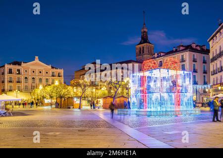 Weihnachtsmarkt, Plaza Mayor, Segovia, Kastilien und Leon, Spanien Stockfoto