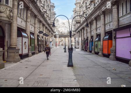 London, Großbritannien. 2. Januar 2023 Sicilian Avenue im Zentrum von London, Blick tagsüber. Stockfoto