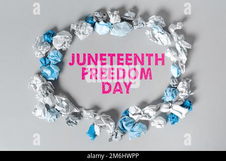 Textüberschrift zur Präsentation des Juneteenth Freedom Day. Geschäftsbegriff gesetzlicher Feiertag in den Vereinigten Staaten zum Gedenken an das Ende der Sklaverei Stockfoto