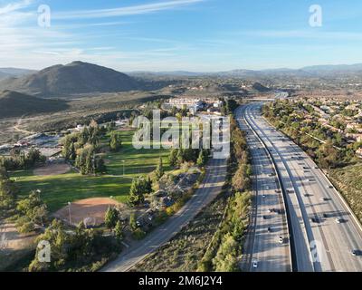 Luftaufnahme der Autobahn 15 im Fahrzeug. San Diego, Kalifornien Stockfoto