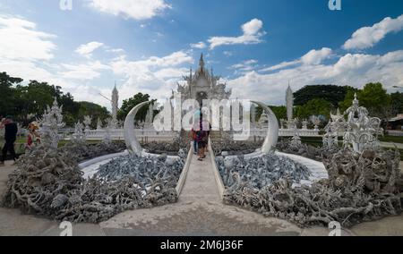 Chiang Rai, Thailand. 14. November 2022. Wat Rong Khun oder Weißer Tempel. Es ist das wichtigste Reiseziel in der Provinz Chiang Rai. Stockfoto