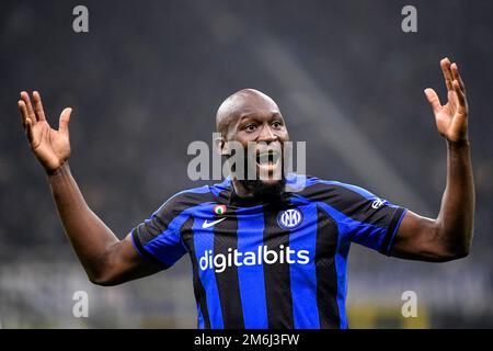 Mailand, Italien. 04. Januar 2023. Romelu Lukaku vom FC Internazionale reagiert während des Fußballspiels der Serie A zwischen dem FC Internazionale und SSC Napoli im Stadion San Siro in Mailand (Italien) am 4. Januar 2023. Foto Andrea Staccioli/Insidefoto Credit: Insidefoto di andrea staccioli/Alamy Live News Stockfoto