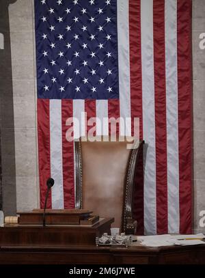 Washington, Usa. 04. Januar 2023. Der Sprechervorsitzende sitzt leer, da die Wahl für den Sprecher des Hauses in den USA fortgesetzt wird Capitol in Washington, DC, am Mittwoch, den 4. Januar 2023. Foto: Ken Cedeno/UPI Credit: UPI/Alamy Live News Stockfoto