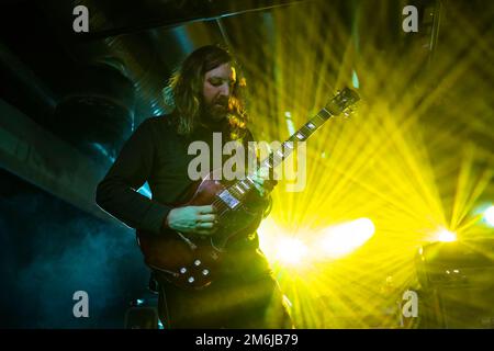 Bergen, Norwegen. 22., 2022. Oktober. Die amerikanische Rockband Elder spielt ein Live-Konzert im Kulturhuset in Bergen. Hier wird der Gitarrist Mike Risberg live auf der Bühne gesehen. (Foto: Gonzales Photo - Jarle H. Moe). Stockfoto