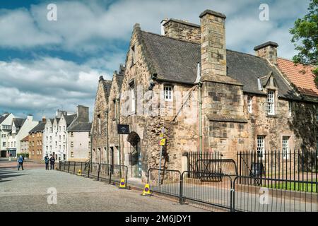 Abbey Sanctuary am Abbey Strand am Ende der Royal Mile, neben dem Holyrood Palace in Edinburgh, Schottland. Stockfoto