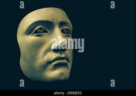 Bronzefarbenes Gipsexemplar der antiken Statue von Germanicus Julius Caesar Kopf für Künstler auf schwarzem Hintergrund. Renaissance-Epoche. Stockfoto