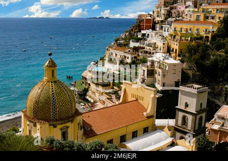 Wunderschönes Dorf Positano an der Amalfiküste in Italien. Stockfoto