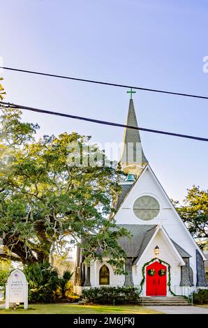 St. John's Episcopal Church ist am 28. Dezember 2022 in Ocean Springs, Mississippi, abgebildet. Die Kirche wurde 1892 erbaut. Stockfoto