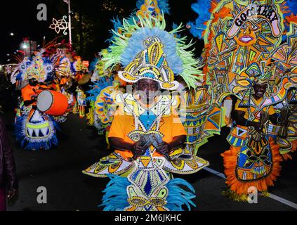 Neujahrstag Junkanoo 2023 Street Parade Celebration am 1. 2023. Januar in Nassau Bahamas Stockfoto