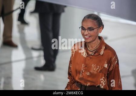 Brasilia, Brasilien. 04. Januar 2023. DF - Brasilia - 01/04/2023 - BRASILIA, BESITZ VON MARINA SILVA - Stellvertretende Bundesministerin Marina Silva während der Einweihungszeremonie als Umweltministerin, die am Mittwoch (3) im Planalto-Palast stattfand. Foto: Scarlett Rocha/AGIF/Sipa USA Guthaben: SIPA USA/Alamy Live News Stockfoto