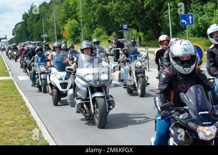 Chelm, Lubelskie, Polen - 18. Juni 2022: Rallye der Motorradfahrer in Chelm auf der MotoKropla 2022 Stockfoto