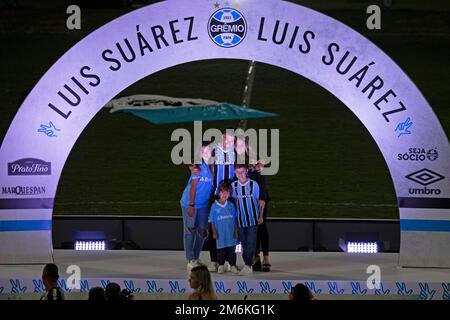 Porto Alegre, Brasilien. Januar 4. 2023, Arena Gr&#xea;mio, Porto Alegre, Rio Grande do Sul, Brasilien: Luis Suárez wird in der Campeonato Brasileiro Série als neueste Signatur für Gremio Präsentiert A Credit: Action Plus Sports Images/Alamy Live News Stockfoto