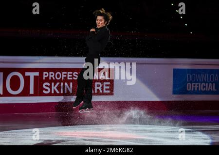 Turin, Italien. 11. Dezember 2022. Shoma Uno of Japan tritt während der Ausstellung Gala ISU Grand Prix des Eiskunstlauf-Finales Turin 2022 Torino Palavela auf. Kredit: SOPA Images Limited/Alamy Live News Stockfoto