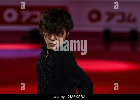 Turin, Italien. 11. Dezember 2022. Shoma Uno of Japan tritt während der Ausstellung Gala ISU Grand Prix des Eiskunstlauf-Finales Turin 2022 Torino Palavela auf. Kredit: SOPA Images Limited/Alamy Live News Stockfoto