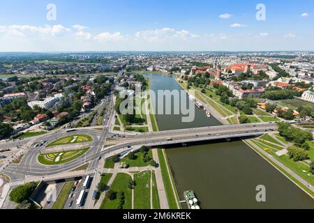 Genießen Sie einen Blick aus der Vogelperspektive auf die Stadtlandschaft von Krakau Stockfoto