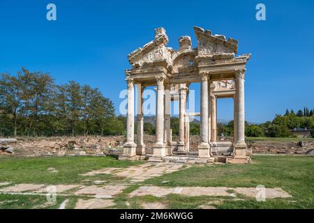 Tetrapylon Tor in Aphrodisias antike Stadt, Aydin, Türkei. Stockfoto