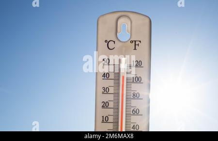 Thermometer über 38 Grad Hitzewelle Stockfoto