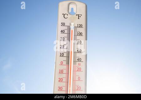 Thermometer über 38 Grad Hitzewelle Stockfoto