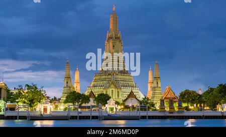 Wat Arun Tempel Bangkok Thailand, Tempel der Morgenröte, buddhistischer Tempel am Fluss Chao Phraya Stockfoto