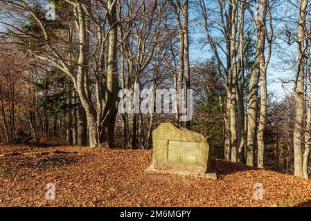 Gipfel auf dem Filipka-Hügel im Slezske Beskydy-Gebirge in der tschechischen republik an einem wunderschönen Herbsttag Stockfoto