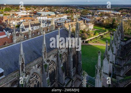 ELY, CAMBRIDGESHIRE, UK - NOVEMBER 22 : Blick vom Ely Cathedral Roof in Ely am 22. November 2012 Stockfoto