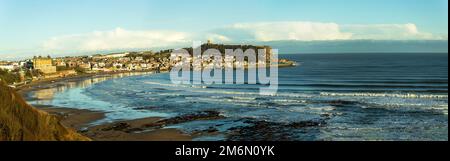 Die South Bay in Scarborough ist seit Jahrtausenden eine geschützte Oase. Die Römer bauten eine Signalstation auf der Landzunge in der Antike Stockfoto