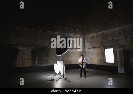 Jakko Jakszyk fotografiert in Elstree Studios, London. Stockfoto