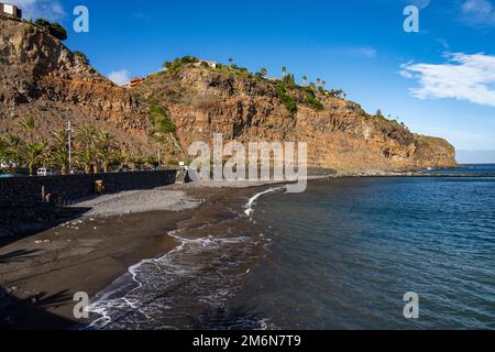 Der Strand Playa de la Cueva in der Hauptstadt San Sebastián de La Gomera, La Gomera, Kanarische Inseln, Spanien | The Beach Playa de la Cueva, San Stockfoto