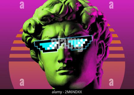 Collage mit Menschengesicht antiker Skulpturen in Pixelgläsern. Vaporwave-Stil. Modernes kreatives Bild mit Kopf, antike Statue. Fu Stockfoto