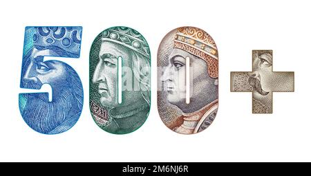Inschrift 500+ (systemische Unterstützung für polnische Familien) aus polnischen Banknoten auf weißem Hintergrund. Konzept des familienstaatlichen Sozialprogramms. Stockfoto