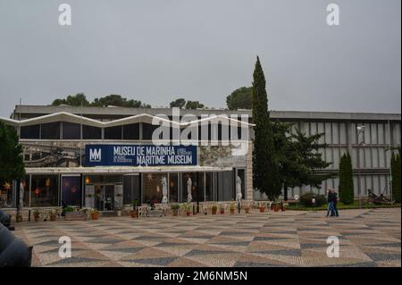 Das Schild am Eingang zum Museu de Marinha, auch bekannt als Marinemuseum, im Belem-Viertel von Lissabon in Portugal. Stockfoto