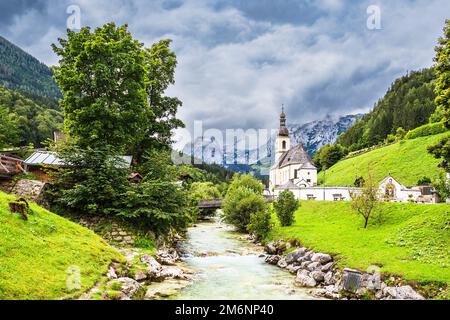 Pfarrkirche St. Sebastian In Ramsau Im Berchtesgadener Land. Stockfoto