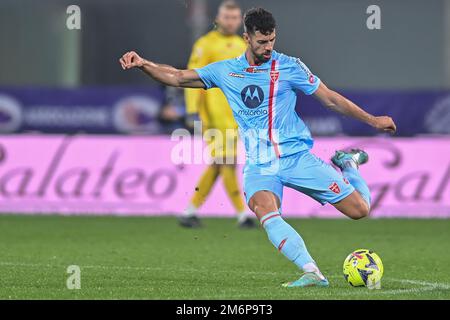 Florenz, Italien. 04. Januar 2023. Pablo Mari (AC Monza) während des Spiels ACF Fiorentina gegen AC Monza, italienisches Fußballspiel Serie A in Florenz, Italien, Januar 04 2023 Kredit: Independent Photo Agency/Alamy Live News Stockfoto