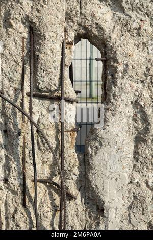 Berlin Deutschland, 2014. Teil der alten Sowjetmauer, die Berlin trennt Stockfoto