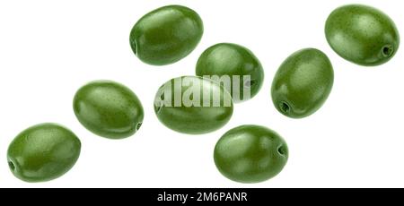 Grüne Oliven auf weißem Hintergrund Stockfoto