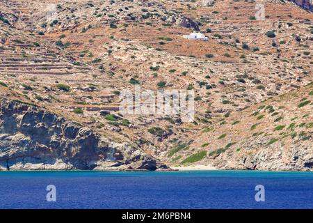 Der Strand Agios Panteleimonas auf der Insel Sikinos, Griechenland Stockfoto