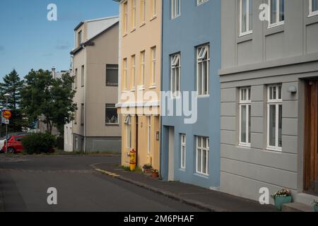Farbenfrohe Gebäude in Islands Hauptstadt Reykjavik Stockfoto