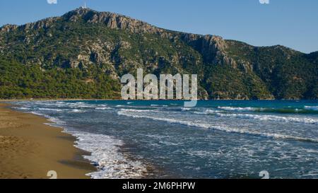 Treffpunkt der Ägäis und des Mittelmeers; Dalyan. Der Strand von Iztuzu, das Laichgebiet der Caretta-Caretta-Schildkröten. Dalyan Delta, berühmt für Stockfoto