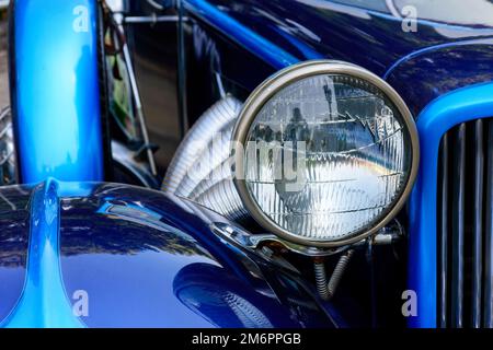 Detail eines alten blauen Autos Stockfoto