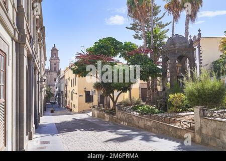 Plaza del Espiritu Santo mit Brunnen in Vegueta, Las Palmas de Gran Canaria, Spanien Stockfoto