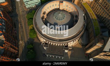 Zentrale Bibliothek von Manchester von oben - Reisefotografie Stockfoto