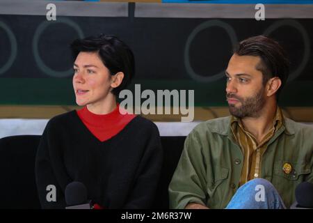 Kompanie der Diebe - Genevieve Schatz und Marc Walloch Filmen ein Interview in Brooklyn Stockfoto