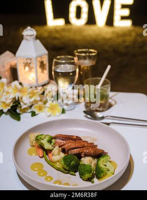 Thunfisch während eines romantischen Abendessens am Strand von Huahin Thailand, d Stockfoto