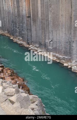 Islands berühmte Basaltsäule Studlagil Canyon Stockfoto