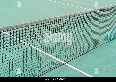 Netz eines Tennisplatzes im Freien Stockfoto