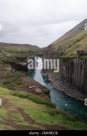 Islands berühmte Basaltsäule Studlagil Canyon Stockfoto