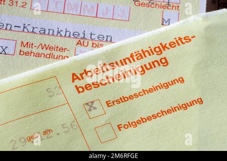 Bescheinigung über Arbeitsunfähigkeit, Anfangsbescheinigung, Folgebescheinigung Stockfoto