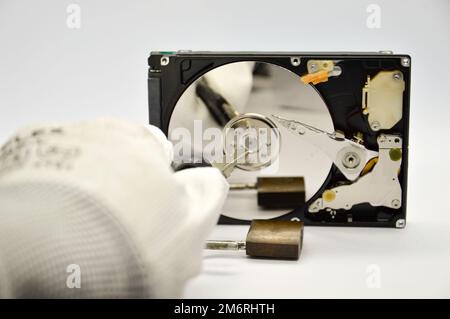 Plattenlaufwerk mit 2,5 Zoll Größe, Datenschutzkonzept Stockfoto