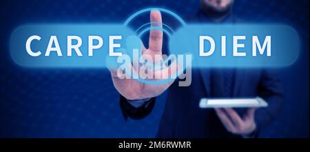 Text wird angezeigt Carpe Diem. Business Idea Public Festival, bei dem Menschen Musik und Tanz spielen Stockfoto